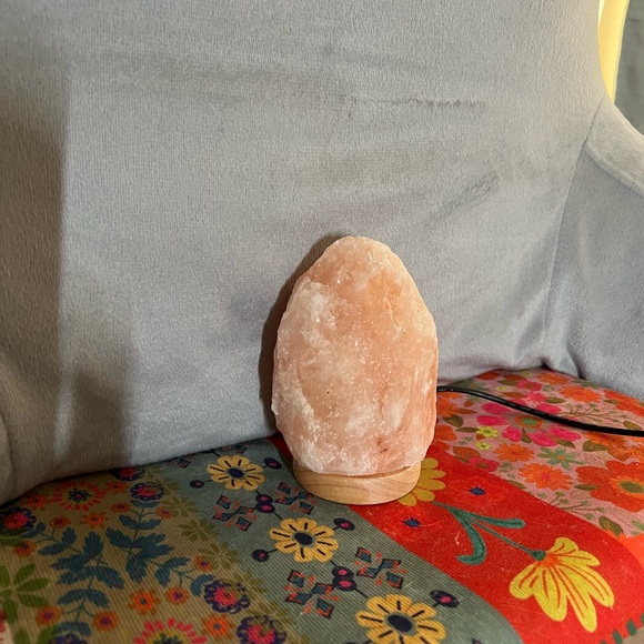 Himalayan Salt Table Lamp with USB - Picture 2 of 5